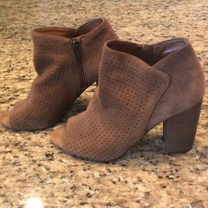 *Jessica Simpson* open toe heal booties